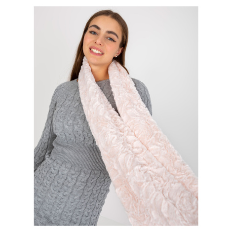 Světle růžový dámský tubový šátek z umělé kožešiny Fashionhunters