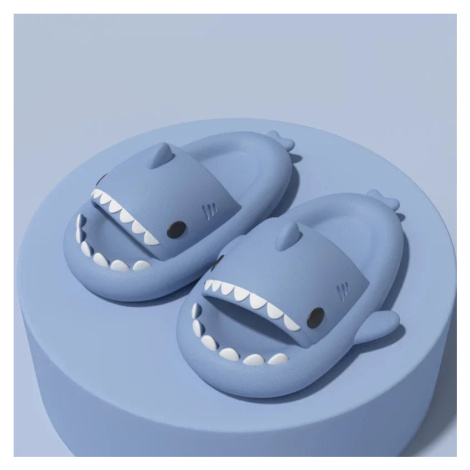 Dětské pantofle s motivem žraloka a měkkou podrážkou
