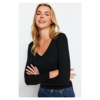 Trendyol Black Premium Soft Fabric V-Neck Fitted/Slippery Knitted Blouse