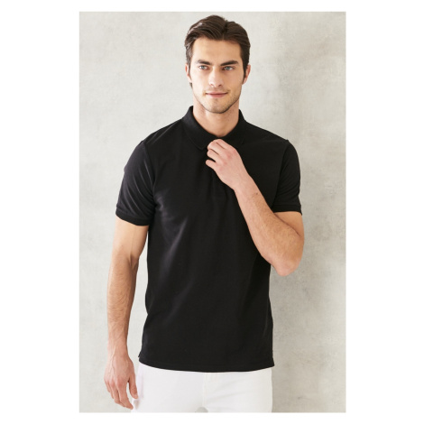 ALTINYILDIZ CLASSICS Pánské černé tričko s rolovacím límcem ze 100% bavlny slim fit slim fit pol AC&Co / Altınyıldız Classics