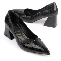 Capone Outfitters Women's Medium Heel Shoes