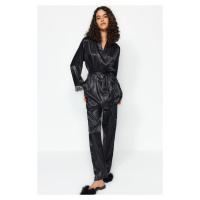 Trendyol Černé prémiové saténové krajkové pyžamo s tkanými detaily a vázáním