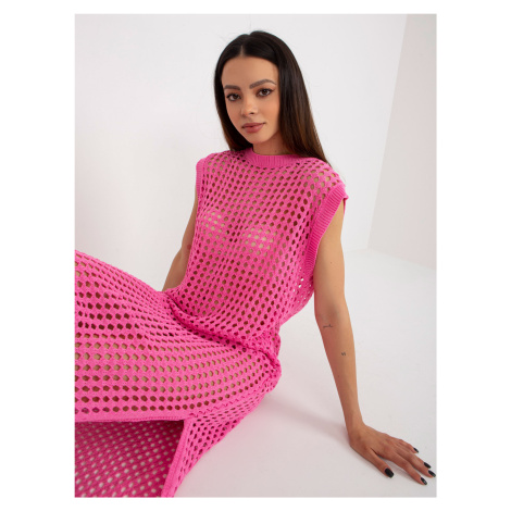 Růžové letní pletené šaty s prolamovaným vzorem Fashionhunters