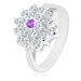 Prsten stříbrné barvy, velký čirý květ s fialovým zirkonem uprostřed