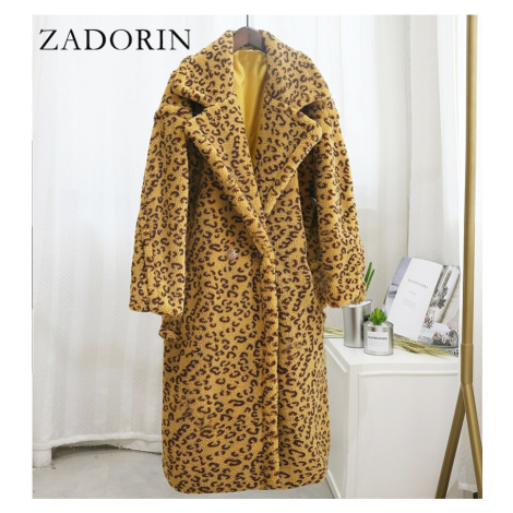 Kabát se zvířecím vzorem kožich s límcem A.Zado.Rin