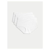 Sada tří dámských krajkových kalhotek s technologií Flexifit™ v bílé barvě Marks & Spencer