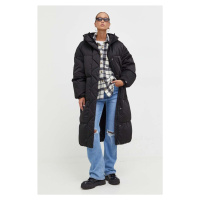 Bunda Tommy Jeans dámská, černá barva, zimní, oversize, DW0DW16587