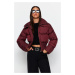 Trendyol Claret Red Oversized Crop s žebrovaným detailním vodoodpudivým nafukovacím kabátem