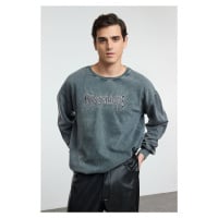 Trendyol Oversize/Wide Cut Embroidered Vintage/Faded Effect Crew Neck Sweatshirt