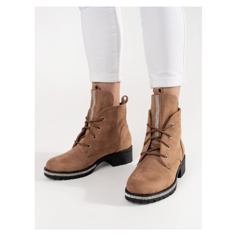 Trendy dámské hnědé kotníčkové boty bez podpatku