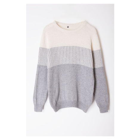 Trendyol Gray Slim Crew Neck Color Blocked Knitwear Sweater