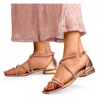 Elegantní dámské sandály na nízkém podpatku s kamínky