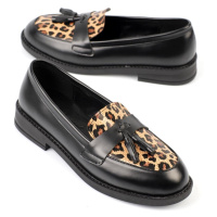 Capone Outfitters Capone Women's Round Toe, Tasseled Loafers