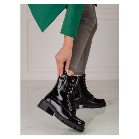 Exkluzívní dámské kotníčkové boty černé na plochém podpatku VINCEZA