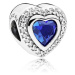 Pandora Luxusní srdíčkový korálek s modrým krystalem 797608NANB