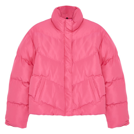 Trendyol Zimní bunda fuchsiová