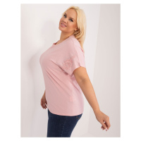 Světle růžová halenka plus size s květinovou aplikací