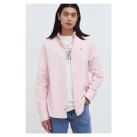 Košile Tommy Jeans růžová barva, regular, s límečkem button-down, DM0DM18329