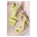 Zelené sandály na tenkém podpatku 1-28394