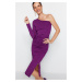 Trendyol fialové asymetrické výstřihy s jedním rukávem nařasené vypasované midi pletené šaty
