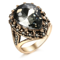 Masivní prsten s černými kameny
