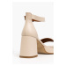 Kožené sandály Vagabond Shoemakers FIONA béžová barva, 5515.001.02