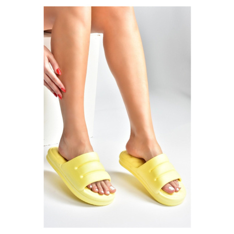 Dámské žluté plážové/pohodlné pantofle Fox Shoes