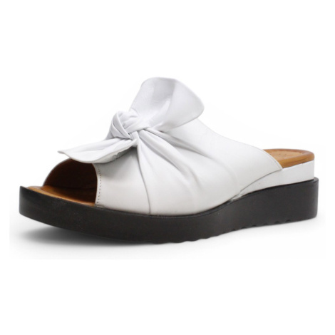 DÁMSKÉ PANTOFLE WILD 037-833-53 BÍLÁ