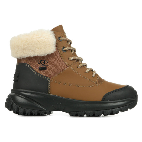 UGG Yose Fluff V2 Hnědá