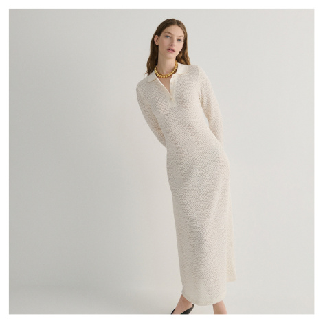 Bílé šaty s dlouhým rukávem