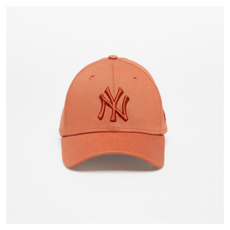 New Era New York Yankees League Essential 39Thirty Fitted Cap Peach