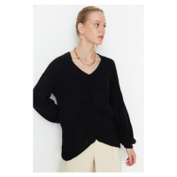 Trendyol černý detailní pletený svetr s výstřihem do V