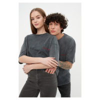 Trendyol Unisex Oversize/Wide-Fit Wear/Faded Effect Embroidery 100% Cotton T-Shirt
