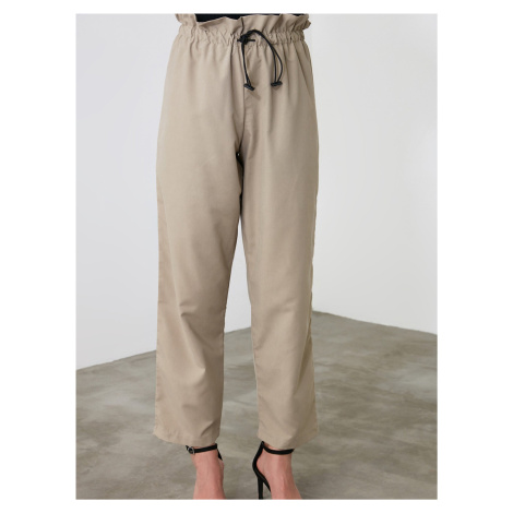 Béžové dámské zkrácené kalhoty Trendyol