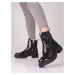 Krásné černé kotníčkové boty dámské na plochém podpatku