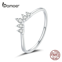 Minimalistický stříbrný prsten koruna SCR686 LOAMOER