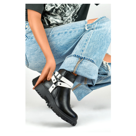 Černé dámské kotníkové boty s bílým zdobením