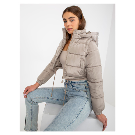 Tmavě béžová krátká zimní bunda 2v1 s kapucí Fashionhunters