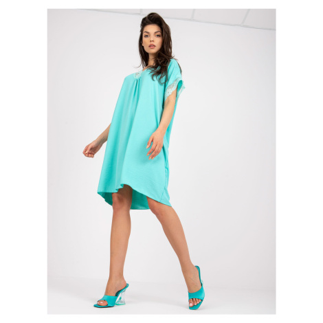 Mint volné oversize šaty s výstřihem do V Fashionhunters