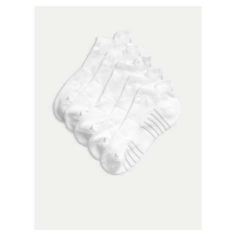 Sada pěti párů pánských sportovních ponožek v bílé barvě Marks & Spencer Trainer Liners™