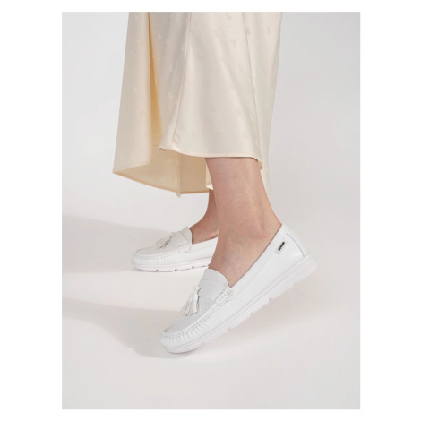 Goodin Módní mokasíny bílé dámské na klínku