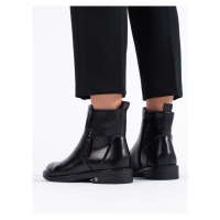 Krásné kotníčkové boty černé dámské na plochém podpatku