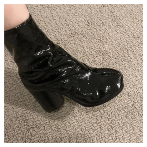 Kožené kotníkové boty na podpatku