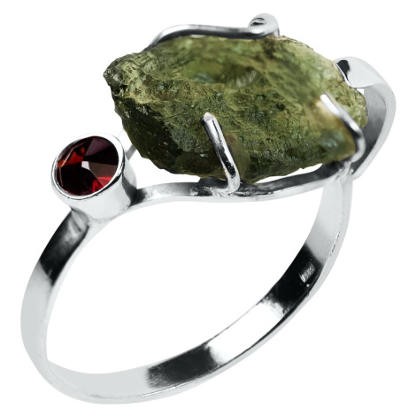 Stříbrný prsten s neopracovaným Vlatavínem a s Granátem Planet Shop