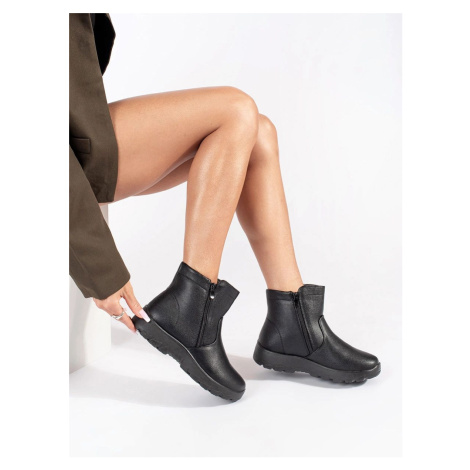 Moderní černé kotníkové boty dámské na platformě