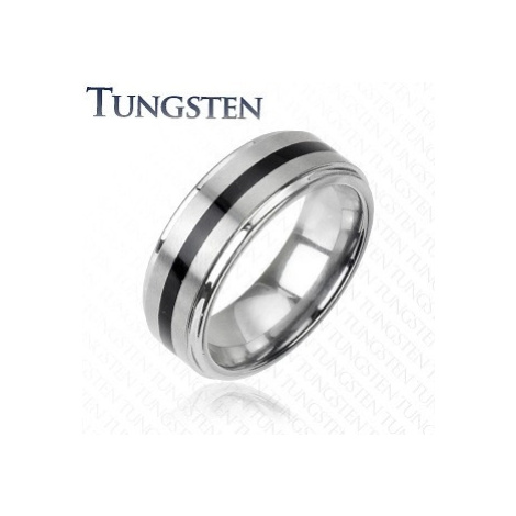 Wolframový prsten stříbrné barvy - černý středový pás Šperky eshop