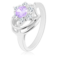 Lesklý prsten ve stříbrném odstínu, světle fialovo-čirý zirkonový květ, obloučky