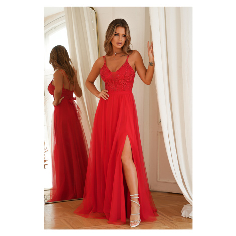 Červené společenské šaty s týlní sukní