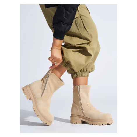 Moderní béžové dámské kotníkové boty na platformě