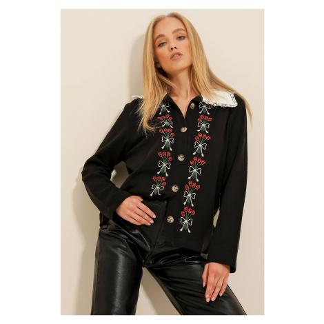 Trend Alaçatı Stili Women's Black Scallop Shirt Collar Embroidered Knitwear Cardigan